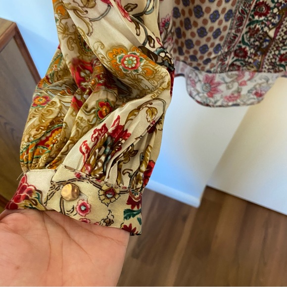 SFIZIO Printed Button Up Blouse - Picture 6 of 7